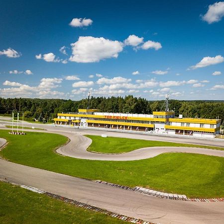 Hotel Tor Kielce Cminsk エクステリア 写真