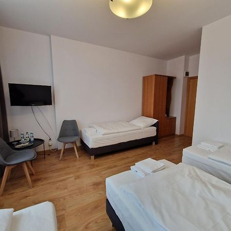 Hotel Tor Kielce Cminsk エクステリア 写真