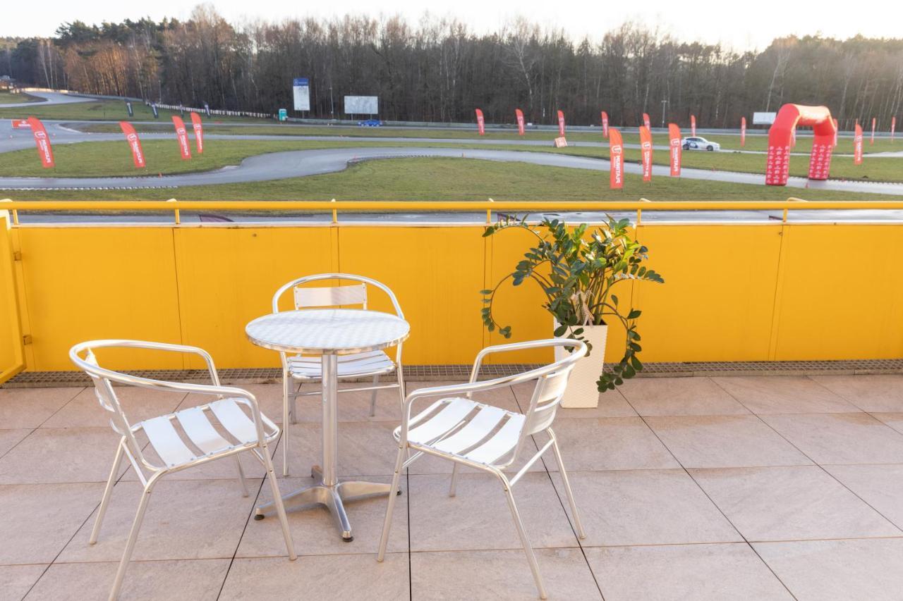 Hotel Tor Kielce Cminsk エクステリア 写真