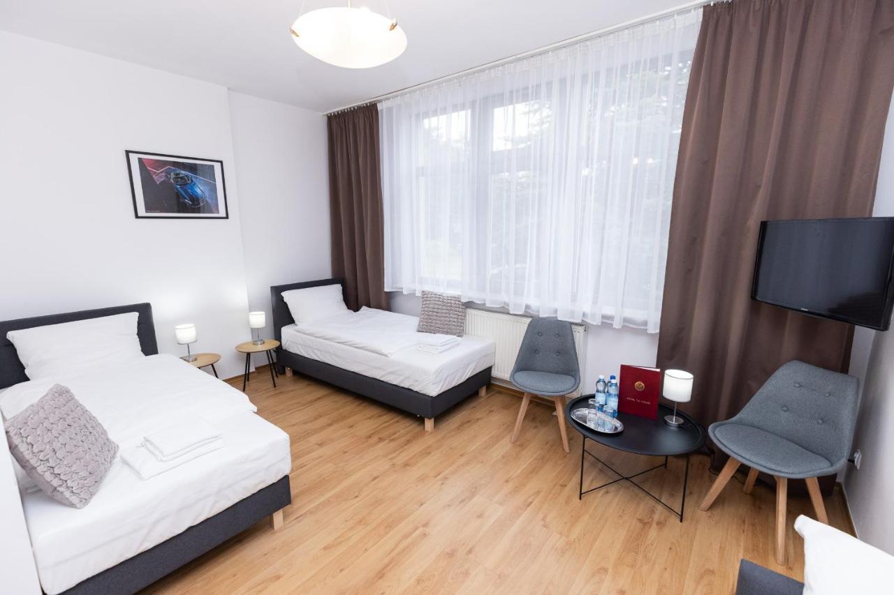 Hotel Tor Kielce Cminsk エクステリア 写真
