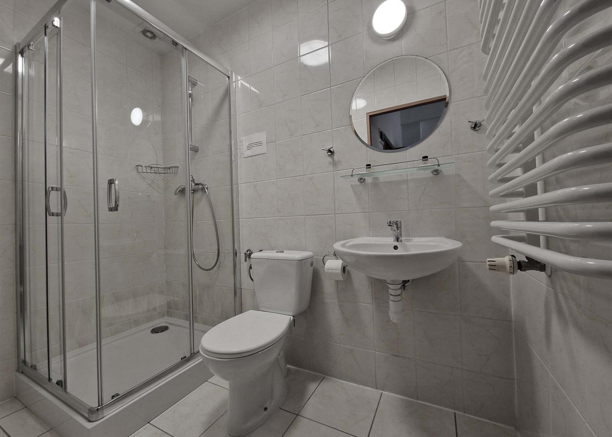 Hotel Tor Kielce Cminsk エクステリア 写真